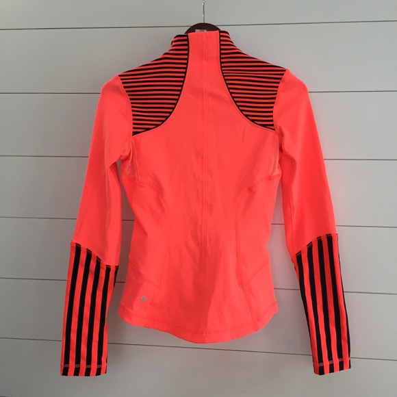 🛑 SOLD! LULULEMON Zip Up Forme Run Jacket - Picture 8 of 8